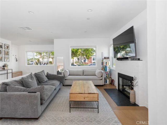 6566 W 85th Street, Los Angeles, CA 90045