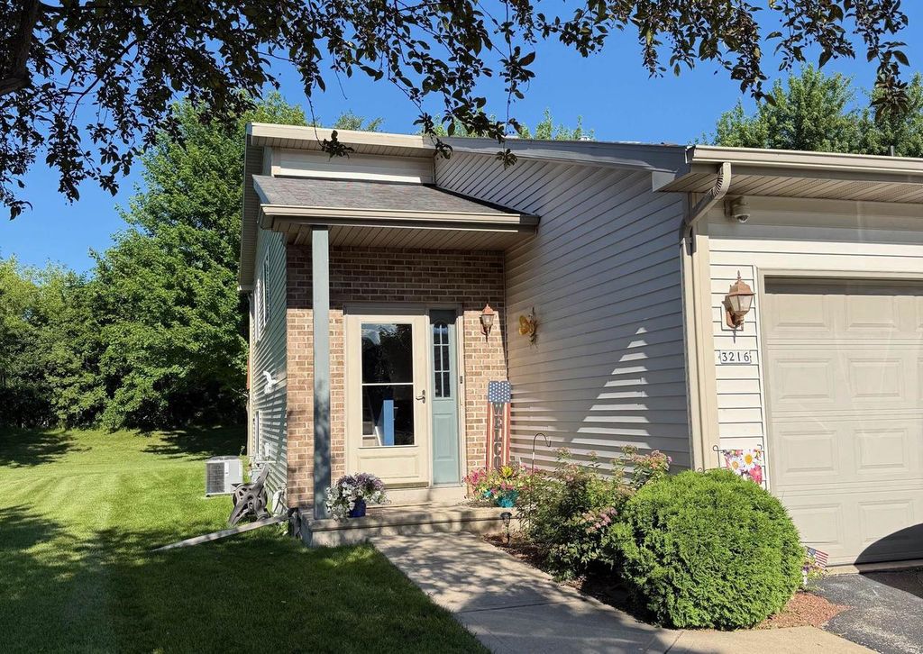 3216 ISAAC LANE, Oshkosh, WI 54902