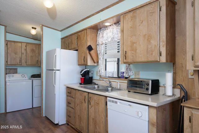 450 W SUNWEST Drive 18, Casa Grande, AZ 85122