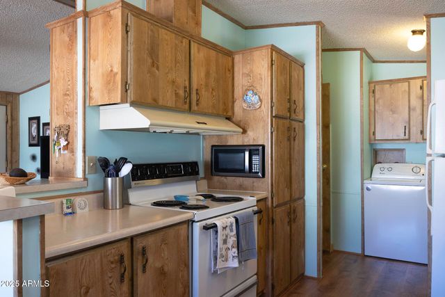 450 W SUNWEST Drive 18, Casa Grande, AZ 85122