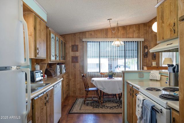 450 W SUNWEST Drive 18, Casa Grande, AZ 85122