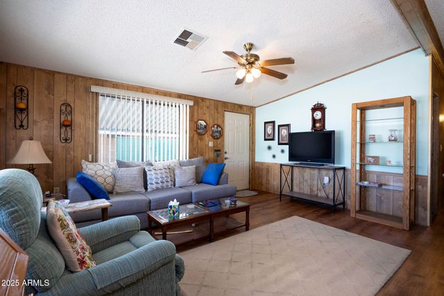 450 W SUNWEST Drive 18, Casa Grande, AZ 85122