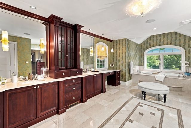 21 Douglas Road, Lexington, MA 02421