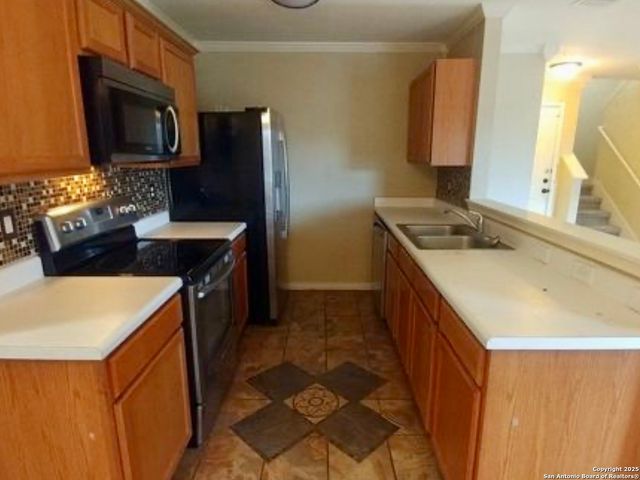 14235 Rosy Finch, San Antonio, TX 78233