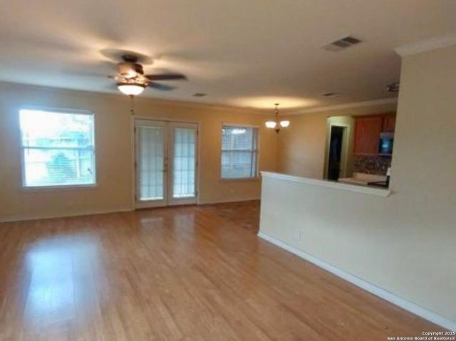 14235 Rosy Finch, San Antonio, TX 78233