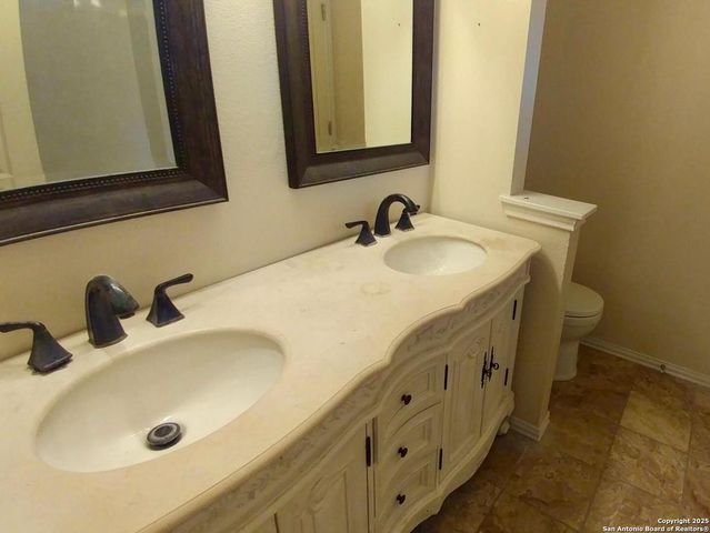 14235 Rosy Finch, San Antonio, TX 78233