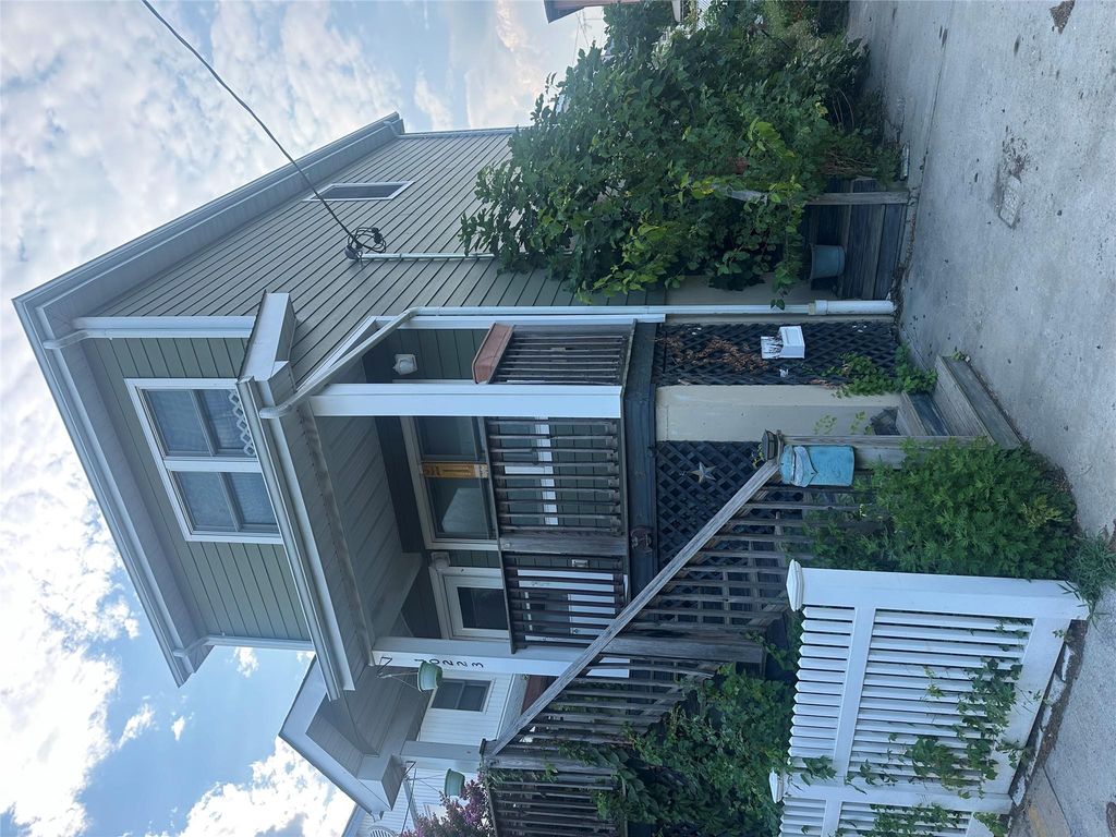 102-23 164 Road, Hamilton Beach, NY 11414