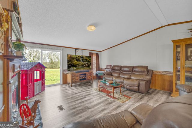 261 Green Meadows Drive, Hartwell, GA 30643