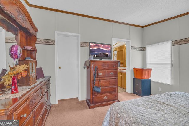 261 Green Meadows Drive, Hartwell, GA 30643