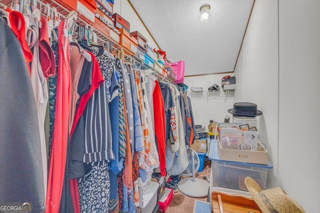 261 Green Meadows Drive, Hartwell, GA 30643