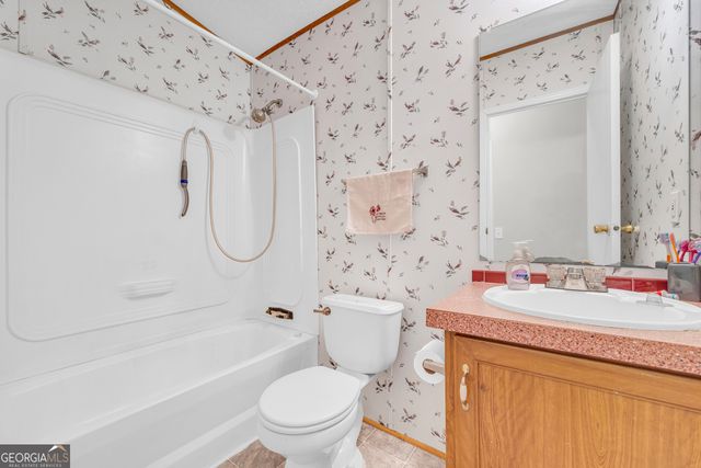 261 Green Meadows Drive, Hartwell, GA 30643