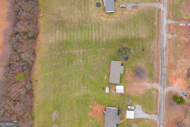 261 Green Meadows Drive, Hartwell, GA 30643