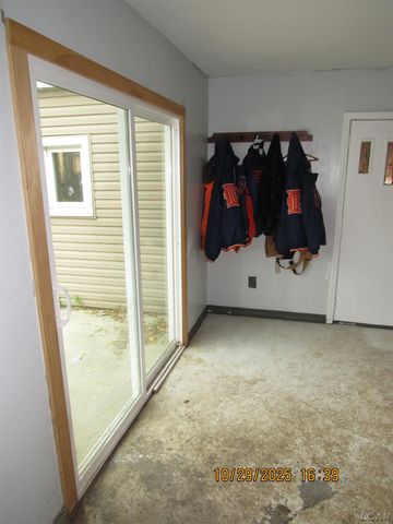 413 W Pottawatamie Street, Tecumseh, MI 49286