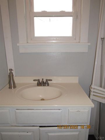 413 W Pottawatamie Street, Tecumseh, MI 49286