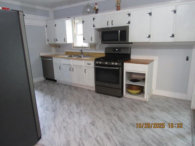 413 W Pottawatamie Street, Tecumseh, MI 49286