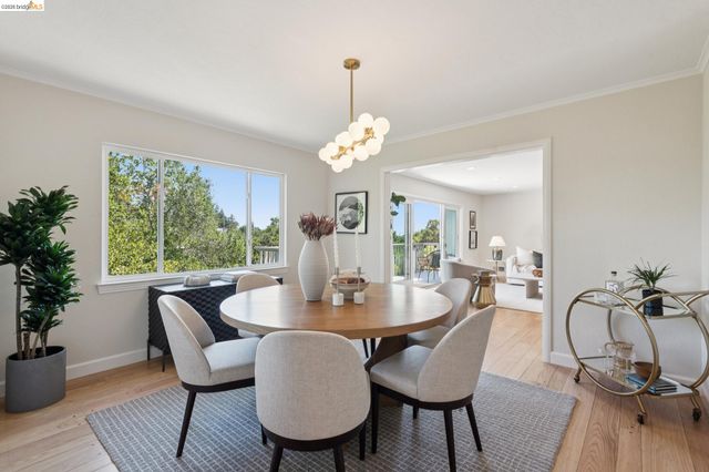 114 Indian Rd, Piedmont, CA 94610