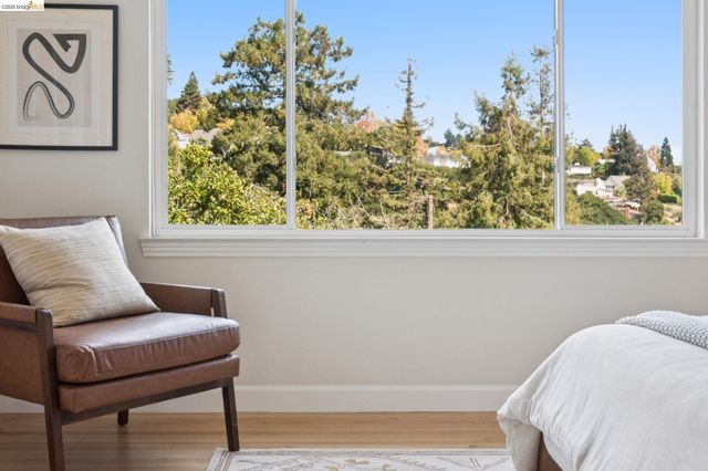 114 Indian Rd, Piedmont, CA 94610