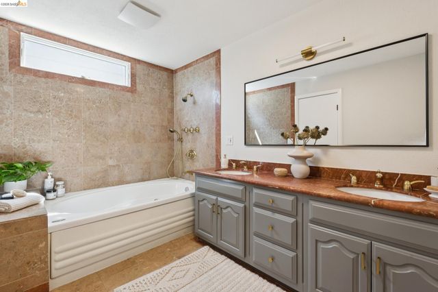 114 Indian Rd, Piedmont, CA 94610