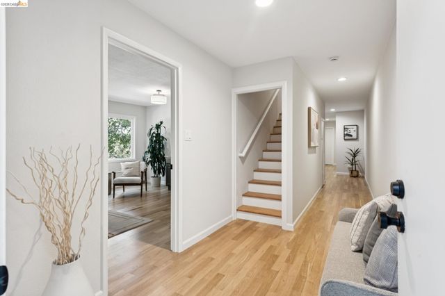 114 Indian Rd, Piedmont, CA 94610