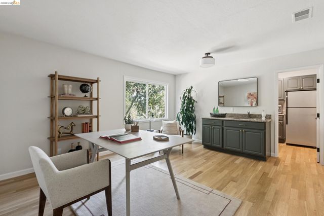 114 Indian Rd, Piedmont, CA 94610