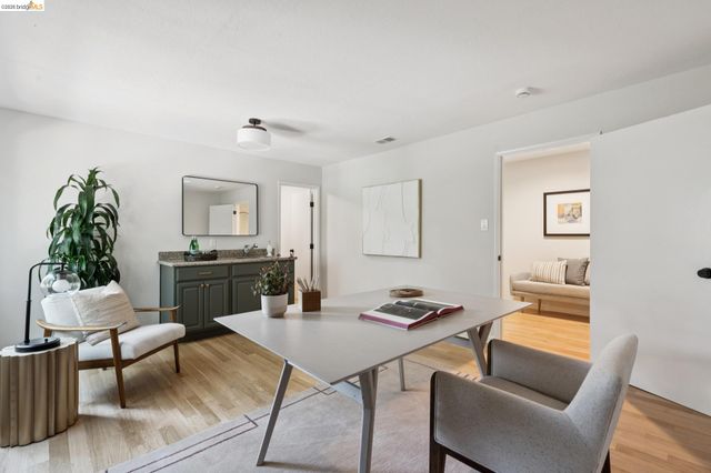 114 Indian Rd, Piedmont, CA 94610