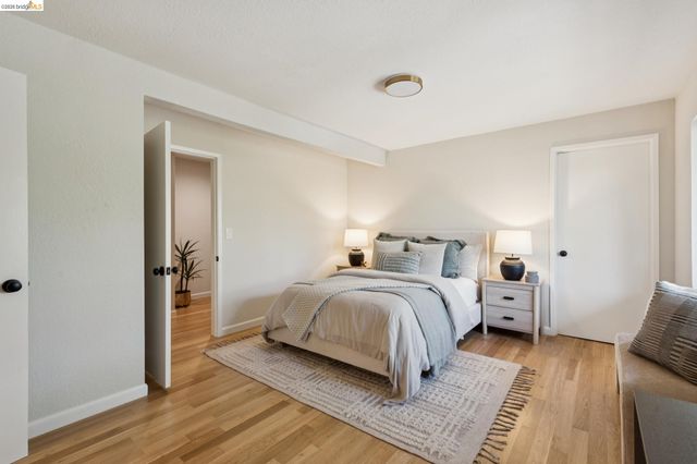 114 Indian Rd, Piedmont, CA 94610