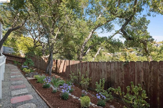 114 Indian Rd, Piedmont, CA 94610