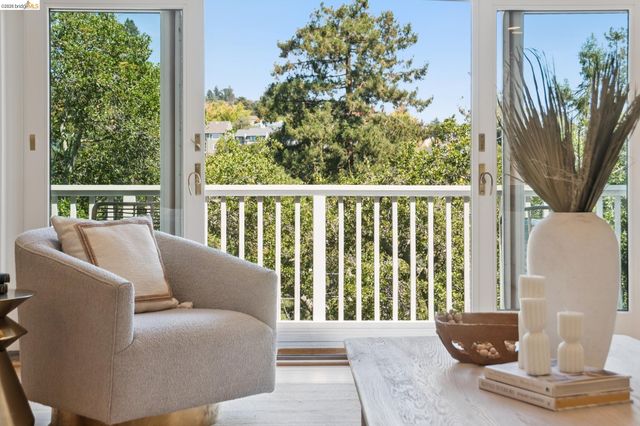 114 Indian Rd, Piedmont, CA 94610