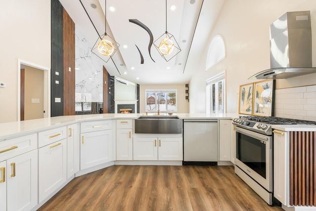 902 Cornwallis Lane, Munster, IN 46321