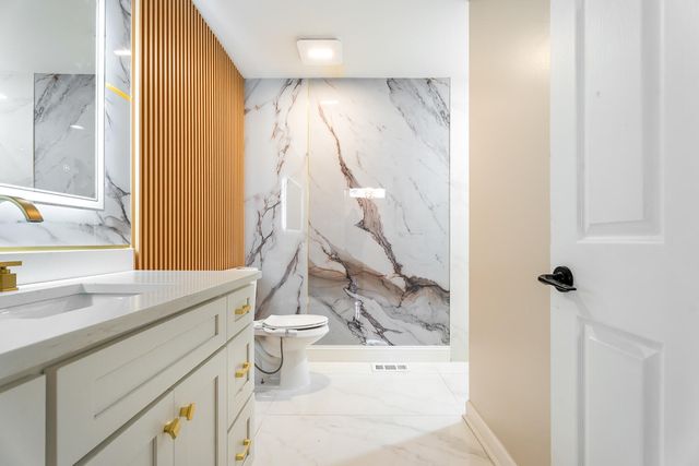 902 Cornwallis Lane, Munster, IN 46321