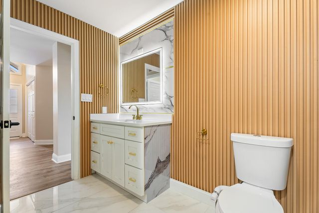 902 Cornwallis Lane, Munster, IN 46321