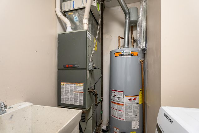 902 Cornwallis Lane, Munster, IN 46321