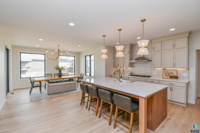 1504 W Bennett Dr Drive, Brandon, SD 57005