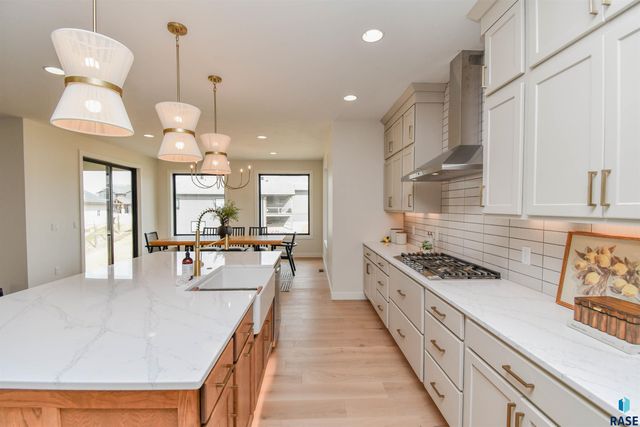 1504 W Bennett Dr Drive, Brandon, SD 57005