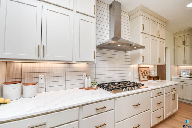 1504 W Bennett Dr Drive, Brandon, SD 57005