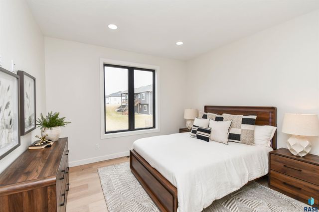 1504 W Bennett Dr Drive, Brandon, SD 57005