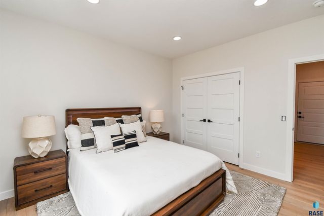 1504 W Bennett Dr Drive, Brandon, SD 57005