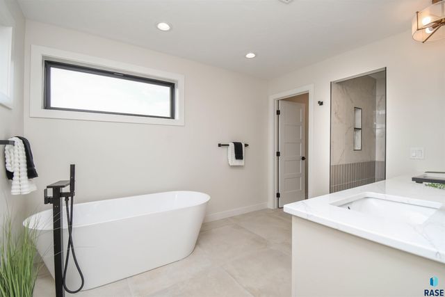 1504 W Bennett Dr Drive, Brandon, SD 57005