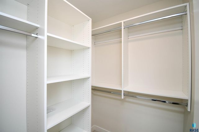 1504 W Bennett Dr Drive, Brandon, SD 57005