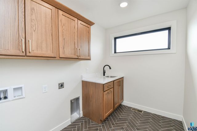 1504 W Bennett Dr Drive, Brandon, SD 57005