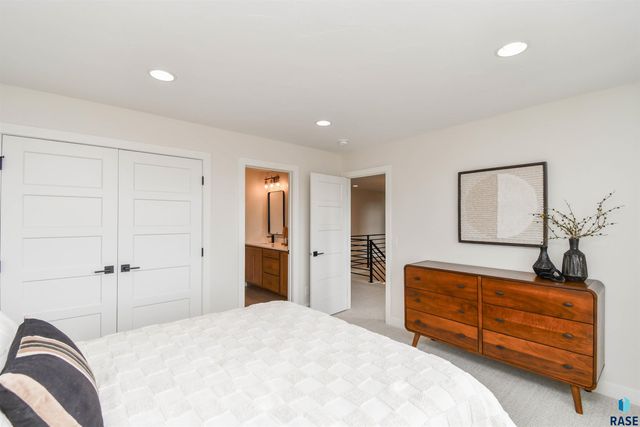 1504 W Bennett Dr Drive, Brandon, SD 57005