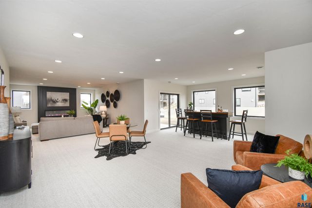 1504 W Bennett Dr Drive, Brandon, SD 57005