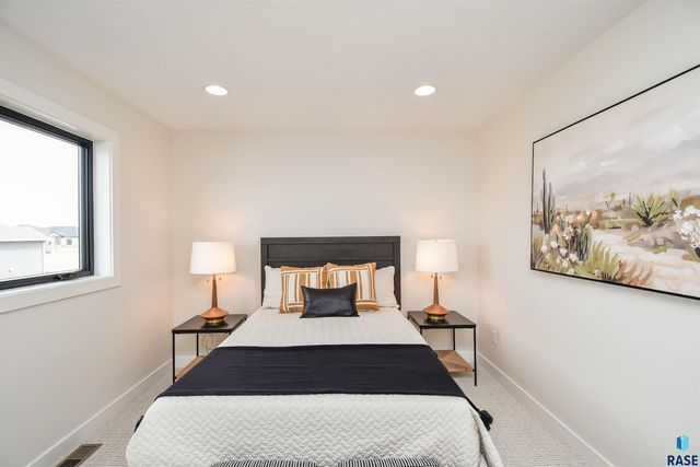 1504 W Bennett Dr Drive, Brandon, SD 57005