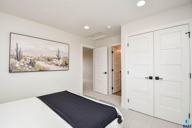 1504 W Bennett Dr Drive, Brandon, SD 57005