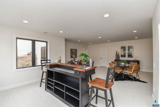 1504 W Bennett Dr Drive, Brandon, SD 57005