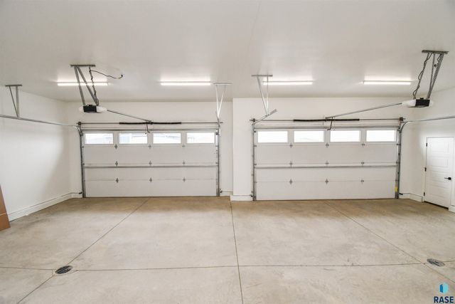 1504 W Bennett Dr Drive, Brandon, SD 57005