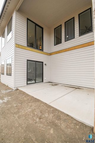 1504 W Bennett Dr Drive, Brandon, SD 57005