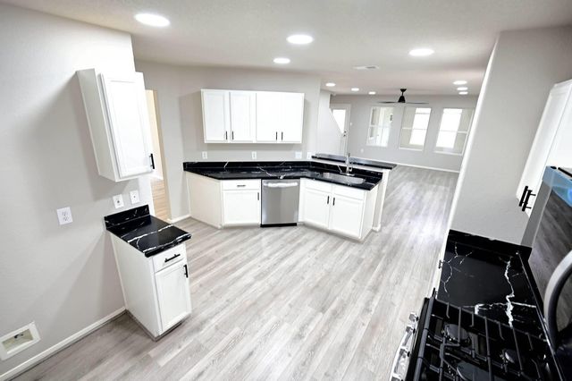 2810 Packard Elm Street, Houston, TX 77038
