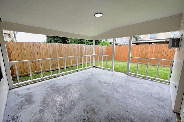 2810 Packard Elm Street, Houston, TX 77038