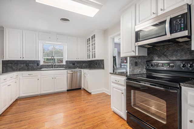 12847 Memorial Drive, Houston, TX 77024